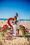 Rosas rojas y amor verdadero con Sertuin Events: una propuesta audaz en la playa de Punta Cana