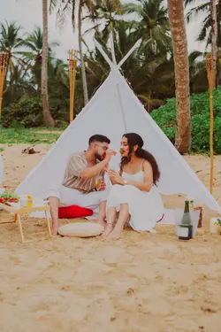 Propuesta bohemia en la playa de Punta Cana: sencillez romántica con Sertuin Events