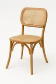 Silla de mimbre color madera para renta en punta cana