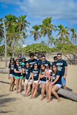 Photo session for an indian family group in punta cana