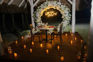 Paquetes de propuesta de matrimonio en Punta Cana — Experiencias en playa privada desde US$999: detalle del montaje 8 en una playa privada de Uvero Alto, Punta Cana.