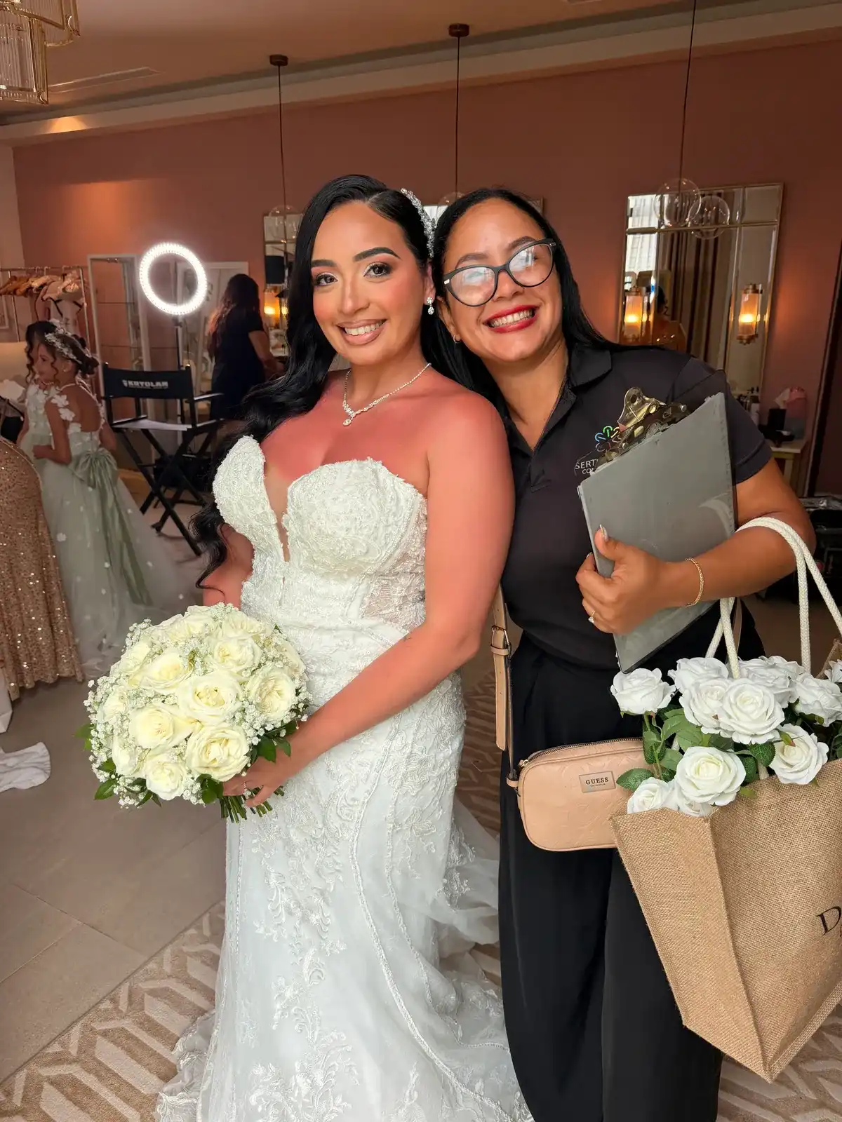 Grecia Mejía supporting a bride on her Punta Cana wedding day